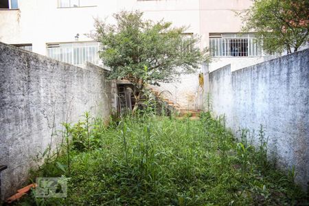 Casa à venda com 255m², 4 quartos e 3 vagas Casa à venda com 255m², 4 quartos e 3 vagasQuintal