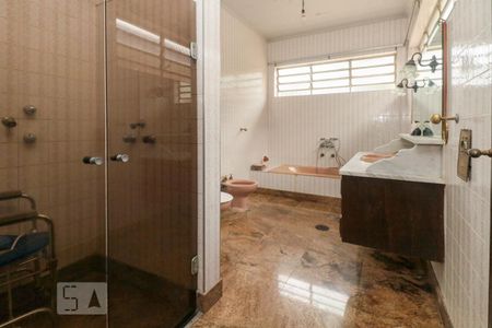 Casa para alugar com 400m², 4 quartos e 6 vagas Casa para alugar com 400m², 4 quartos e 6 vagasSuíte