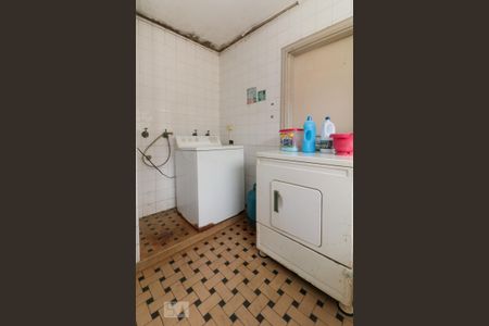 Casa para alugar com 400m², 4 quartos e 6 vagas Casa para alugar com 400m², 4 quartos e 6 vagasÁrea de serviço