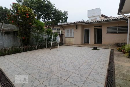 Casa para alugar com 400m², 4 quartos e 6 vagas Casa para alugar com 400m², 4 quartos e 6 vagasQuintal
