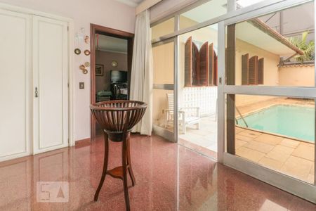 Casa para alugar com 400m², 4 quartos e 6 vagas Casa para alugar com 400m², 4 quartos e 6 vagasHall