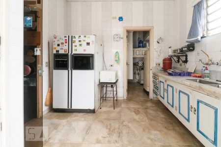 Casa para alugar com 400m², 4 quartos e 6 vagas Casa para alugar com 400m², 4 quartos e 6 vagasCozinha