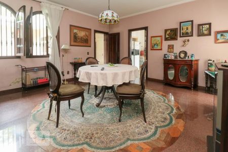 Casa para alugar com 400m², 4 quartos e 6 vagas Casa para alugar com 400m², 4 quartos e 6 vagasSala de Jantar