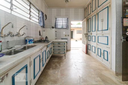 Casa para alugar com 400m², 4 quartos e 6 vagas Casa para alugar com 400m², 4 quartos e 6 vagasCozinha