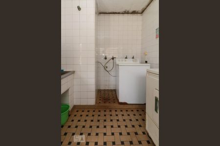 Casa para alugar com 400m², 4 quartos e 6 vagas Casa para alugar com 400m², 4 quartos e 6 vagasÁrea de serviço