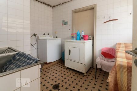 Casa para alugar com 400m², 4 quartos e 6 vagas Casa para alugar com 400m², 4 quartos e 6 vagasÁrea de serviço