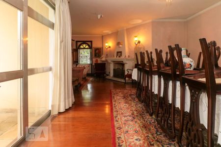 Casa para alugar com 400m², 4 quartos e 6 vagas Casa para alugar com 400m², 4 quartos e 6 vagasSala de jantar