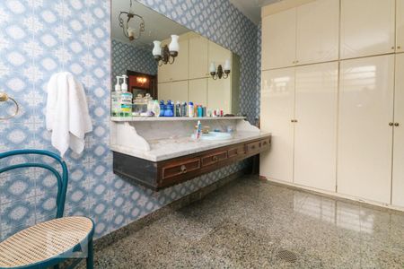 Casa para alugar com 400m², 4 quartos e 6 vagas Casa para alugar com 400m², 4 quartos e 6 vagasBanheiro 2