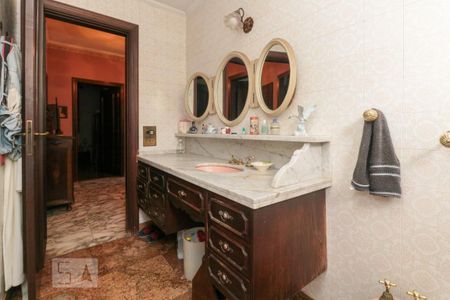 Casa para alugar com 400m², 4 quartos e 6 vagas Casa para alugar com 400m², 4 quartos e 6 vagasBanheiro 1