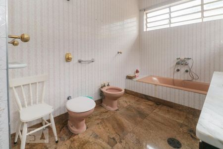 Casa para alugar com 400m², 4 quartos e 6 vagas Casa para alugar com 400m², 4 quartos e 6 vagasSuíte