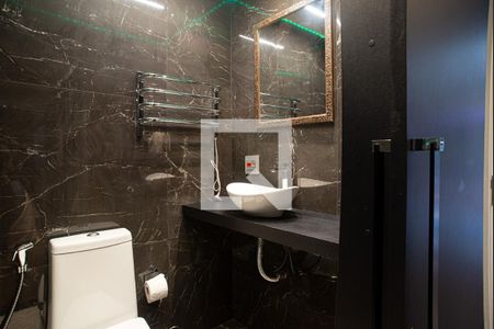 Apartamento à venda com 60m², 2 quartos e 2 vagas Apartamento à venda com 60m², 2 quartos e 2 vagasBanheiro da Suíte