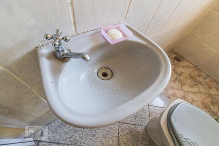 Casa à venda com 209m², 3 quartos e 2 vagas Casa à venda com 209m², 3 quartos e 2 vagasBanheiro da Edicula - Torneira