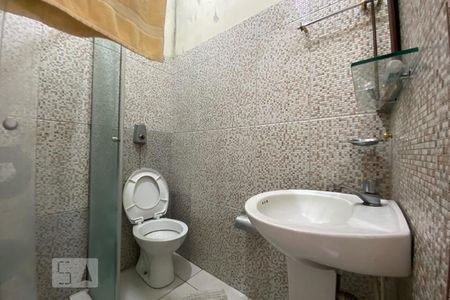 Casa à venda com 70m², 2 quartos e 1 vaga Casa à venda com 70m², 2 quartos e 1 vagaBanheiro da Suíte 1
