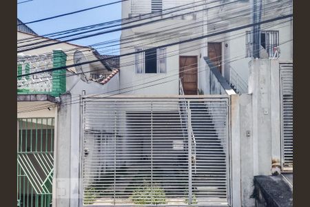 Casa à venda com 107m², 2 quartos e 2 vagasFachada