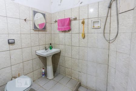 Casa à venda com 112m², 2 quartos e sem vaga Casa à venda com 112m², 2 quartos e sem vagaBanheiro