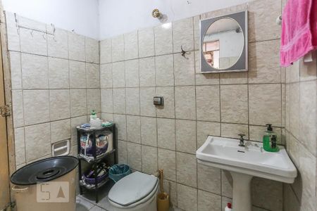 Casa à venda com 112m², 2 quartos e sem vaga Casa à venda com 112m², 2 quartos e sem vagaBanheiro
