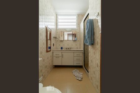 Casa à venda com 260m², 4 quartos e 3 vagasBanheiro da Suíte 2 