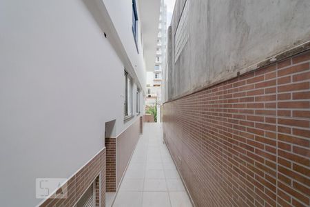 Casa à venda com 260m², 4 quartos e 3 vagasCorredor lateral/Área de Serviço