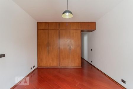 Casa à venda com 260m², 4 quartos e 3 vagasQuarto 2 - Suíte 