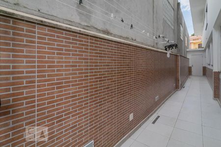 Casa à venda com 260m², 4 quartos e 3 vagasCorredor lateral/Área de Serviço