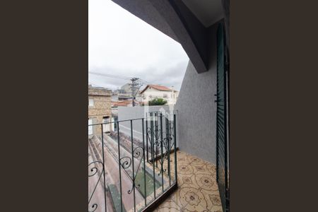 Casa à venda com 200m², 3 quartos e 1 vaga Casa à venda com 200m², 3 quartos e 1 vagaVaranda