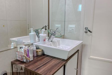 Apartamento à venda com 136m², 3 quartos e 5 vagasDetalhe Banheiro da Suite