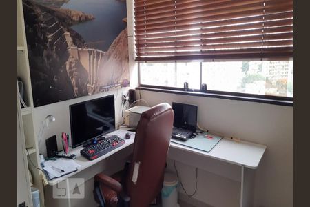 Apartamento à venda com 333m², 4 quartos e 3 vagas Apartamento à venda com 333m², 4 quartos e 3 vagasQuarto