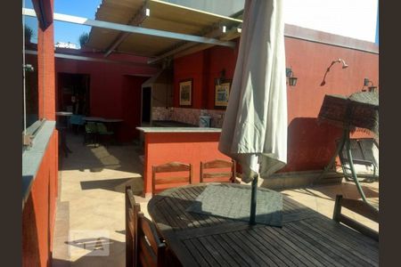 Apartamento à venda com 333m², 4 quartos e 3 vagas Apartamento à venda com 333m², 4 quartos e 3 vagasÁrea Externa