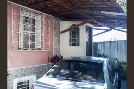 Casa à venda com 175m², 3 quartos e 3 vagas Casa à venda com 175m², 3 quartos e 3 vagasGaragem
