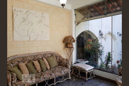 Casa à venda com 175m², 3 quartos e 3 vagas Casa à venda com 175m², 3 quartos e 3 vagasSala