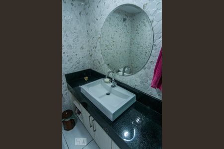 Apartamento à venda com 144m², 3 quartos e 2 vagas Apartamento à venda com 144m², 3 quartos e 2 vagasBanheiro da Suíte 1