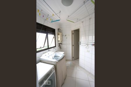 Apartamento para alugar com 230m², 3 quartos e 5 vagasÁrea de Serviço