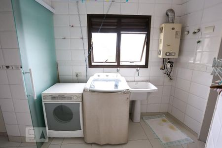 Apartamento para alugar com 230m², 3 quartos e 5 vagasÁrea de Serviço