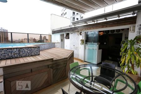 Apartamento para alugar com 230m², 3 quartos e 5 vagasQuintal