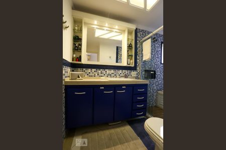 Apartamento para alugar com 230m², 3 quartos e 5 vagasBanheiro da Suíte 2