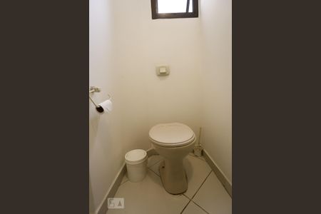 Apartamento para alugar com 230m², 3 quartos e 5 vagasLavabo