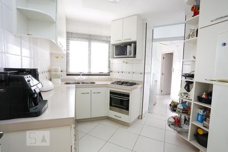 Apartamento para alugar com 230m², 3 quartos e 5 vagasCozinha