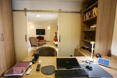 Apartamento para alugar com 230m², 3 quartos e 5 vagasEscritório