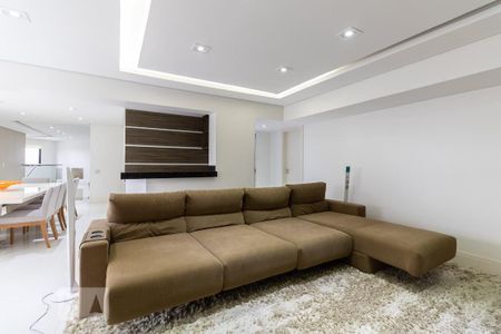 Apartamento à venda com 373m², 4 quartos e 4 vagas Apartamento à venda com 373m², 4 quartos e 4 vagasSala de TV