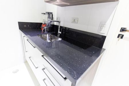 Apartamento à venda com 373m², 4 quartos e 4 vagas Apartamento à venda com 373m², 4 quartos e 4 vagasCozinha 2