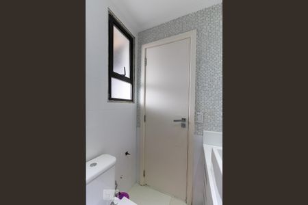 Apartamento à venda com 373m², 4 quartos e 4 vagas Apartamento à venda com 373m², 4 quartos e 4 vagasBanheiro da Suíte 2