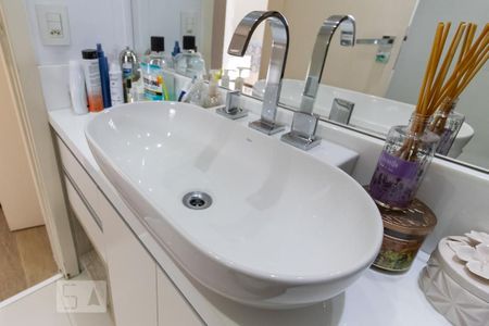 Apartamento à venda com 373m², 4 quartos e 4 vagas Apartamento à venda com 373m², 4 quartos e 4 vagasBanheiro da Suíte