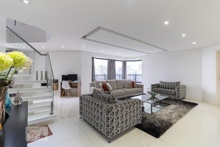 Apartamento à venda com 373m², 4 quartos e 4 vagas Apartamento à venda com 373m², 4 quartos e 4 vagasSala 1