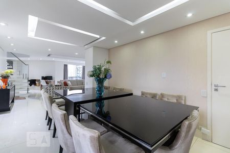 Apartamento à venda com 373m², 4 quartos e 4 vagas Apartamento à venda com 373m², 4 quartos e 4 vagasSala de Jantar