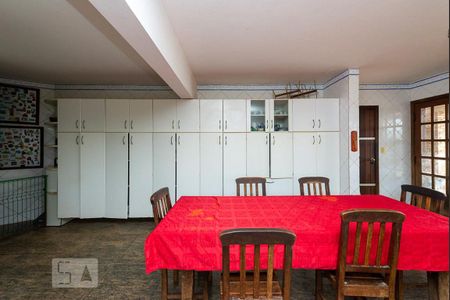 Casa à venda com 525m², 4 quartos e 8 vagasCozinha