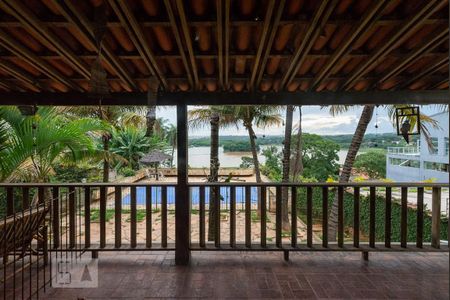 Casa à venda com 525m², 4 quartos e 8 vagasVaranda e Vista do Quarto 2