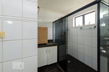 Casa à venda com 525m², 4 quartos e 8 vagasBanheiro Social 1
