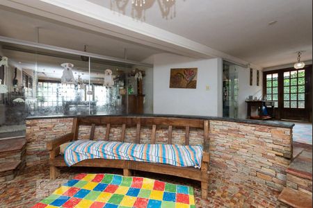 Casa à venda com 525m², 4 quartos e 8 vagasSala Lareira