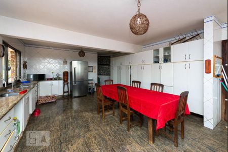 Casa à venda com 525m², 4 quartos e 8 vagasCozinha