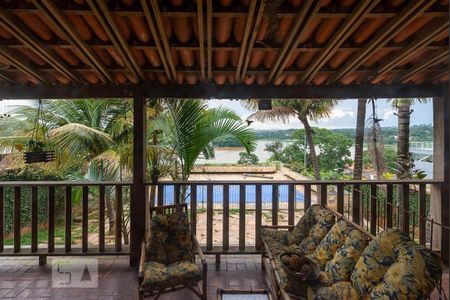 Casa à venda com 525m², 4 quartos e 8 vagasVaranda e Vista do Quarto 1